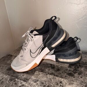 Nike alpha air max trainer 6 Black and Gray Running Shoes